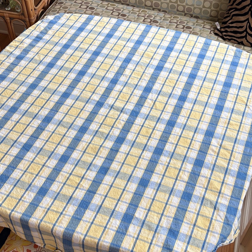 Tablecloth 56” x 56” 100% cotton / Blue and yellow plaid